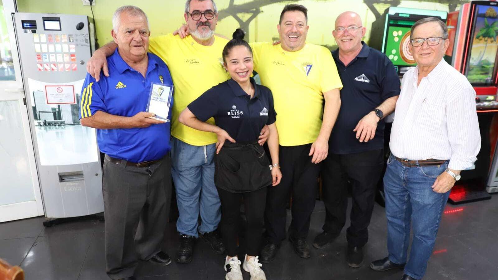 Los directivos Manuel Benítez y Manuel Sánchez, con los reconocimientos en Cádiz. Los directivos Manuel Benítez y Manuel Sánchez, con los reconocimientos en Cádiz.