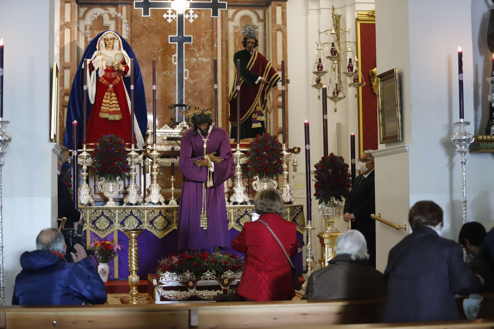 Imágenes de las veneraciones a los Cautivos de Huelva