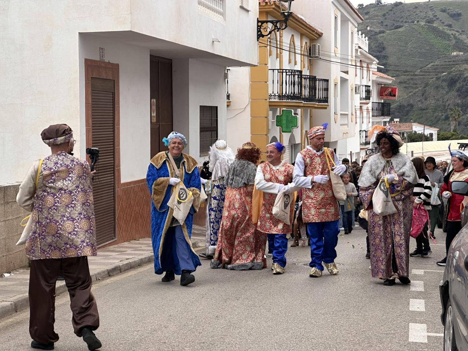 Cabalgata Reyes Magos en Benamargosa.jpg