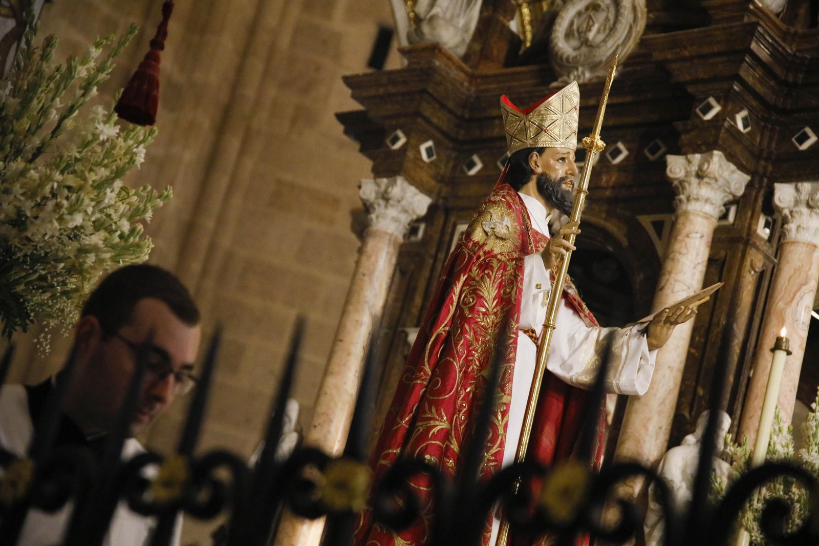 Las imágenes de la santa misa estacional presidida por el obispo de Almería, con la interpretación de Anacrusa