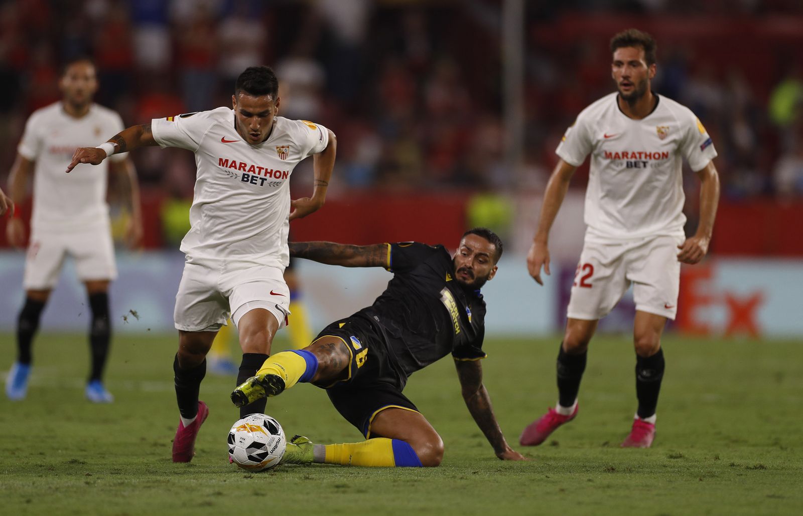 Las fotos del Sevilla-Apoel