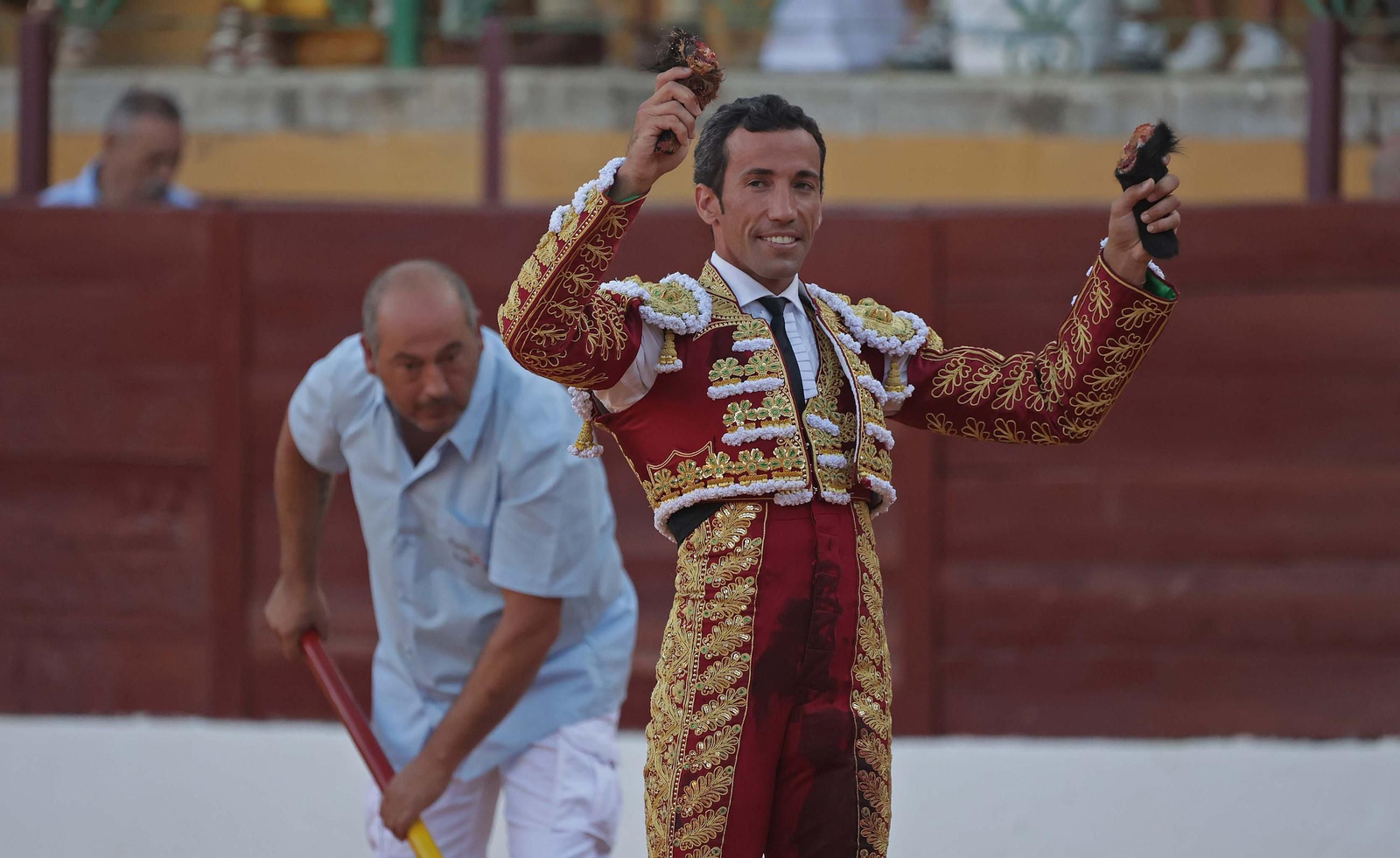 Fotos de la corrida del viernes de la Feria de La Línea: Morante de la Puebla, Talavante y David de Miranda Fotos de la corrida del viernes de la Feria de La Línea: Morante de la Puebla, Talavante y David de Miranda