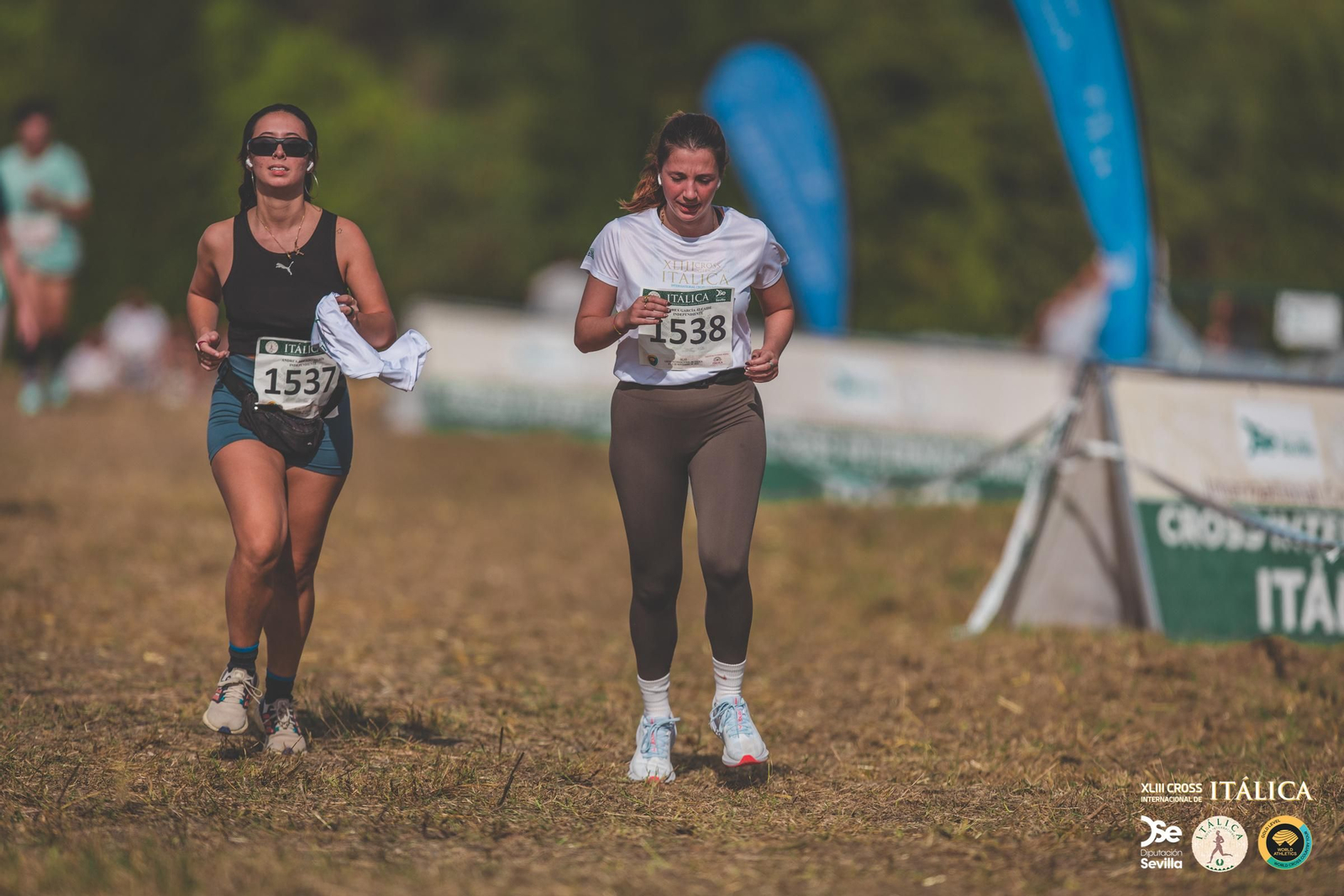 Búscate en las fotos del Cross de Itálica 2025 | 1