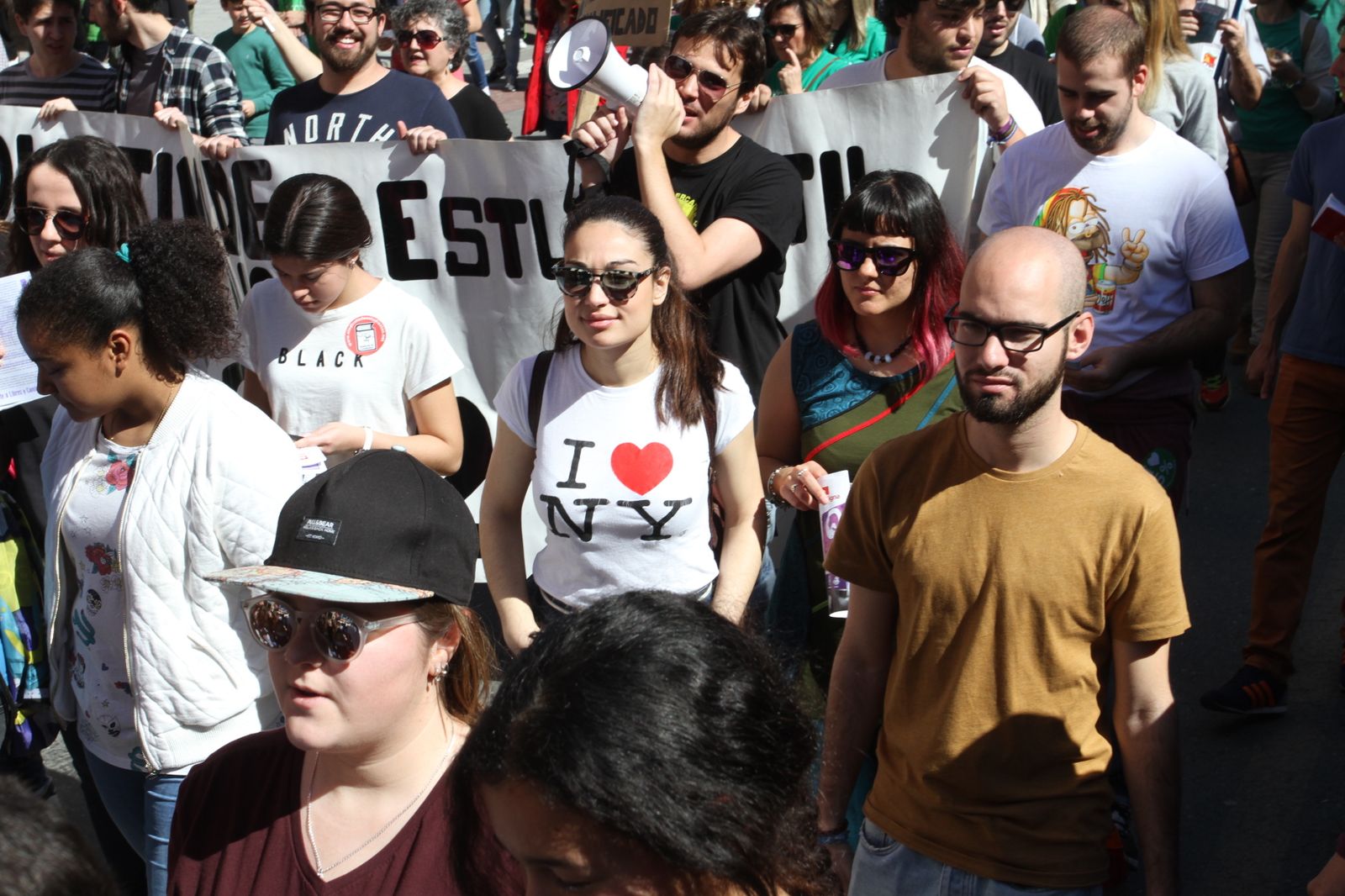 Imágenes  de la manifestación contra la Lomce en Huelva