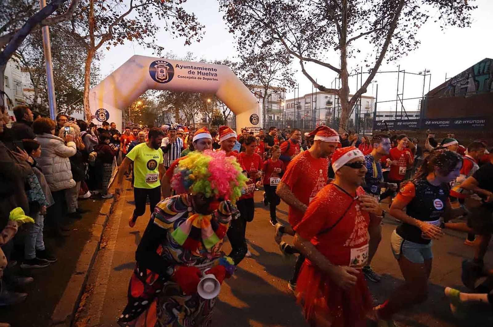 Imágenes de la carrera de San Silvestre en Huelva