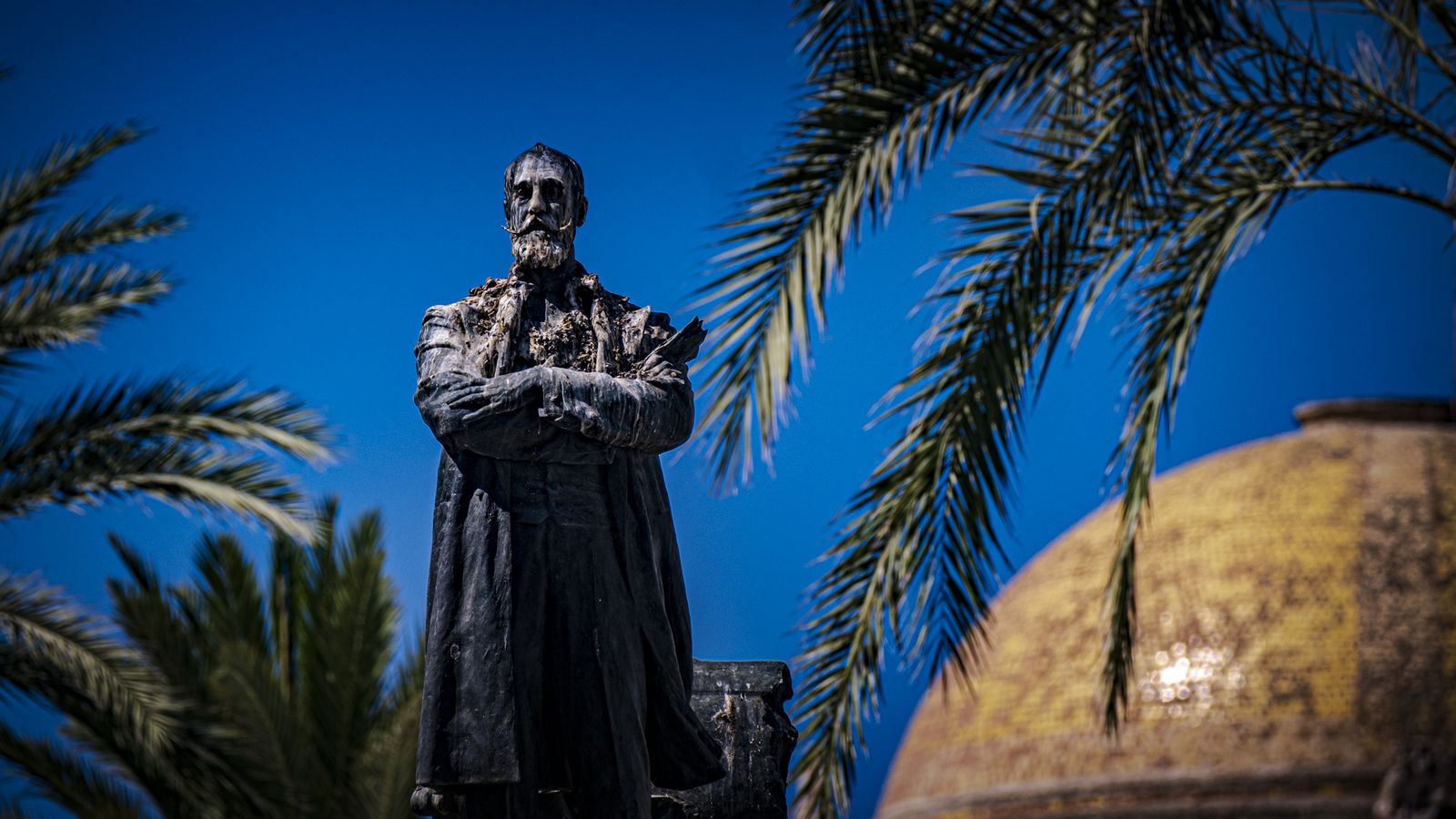 Estatua de Moret en la Plaza de San Juan de Dios.