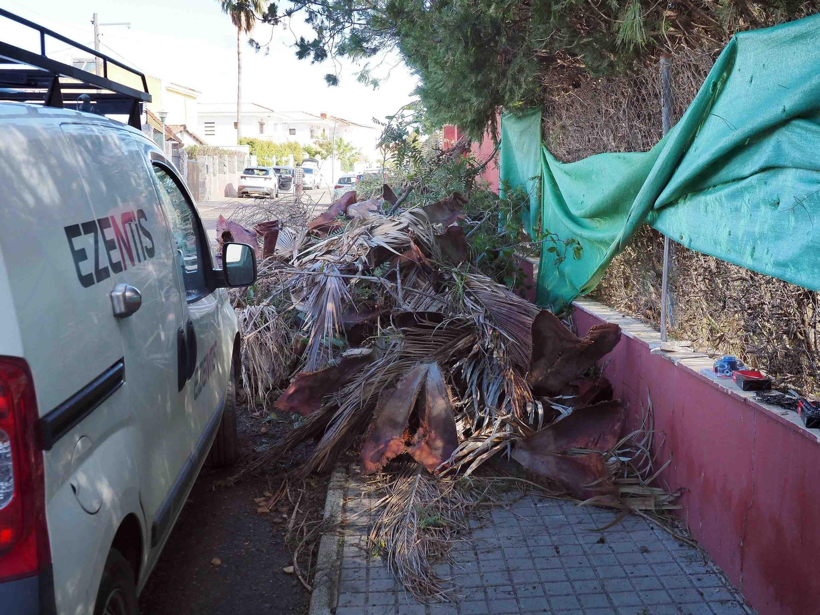 Imágenes de los daños causados por la violenta manga de viento en la provincia de Huelva