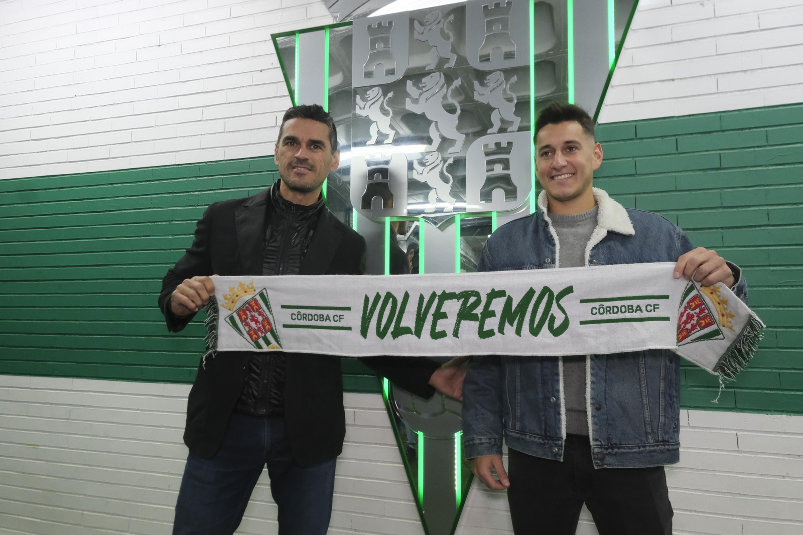 La presentación de Antonio Caballero como jugador del Córdoba CF, en imágenes