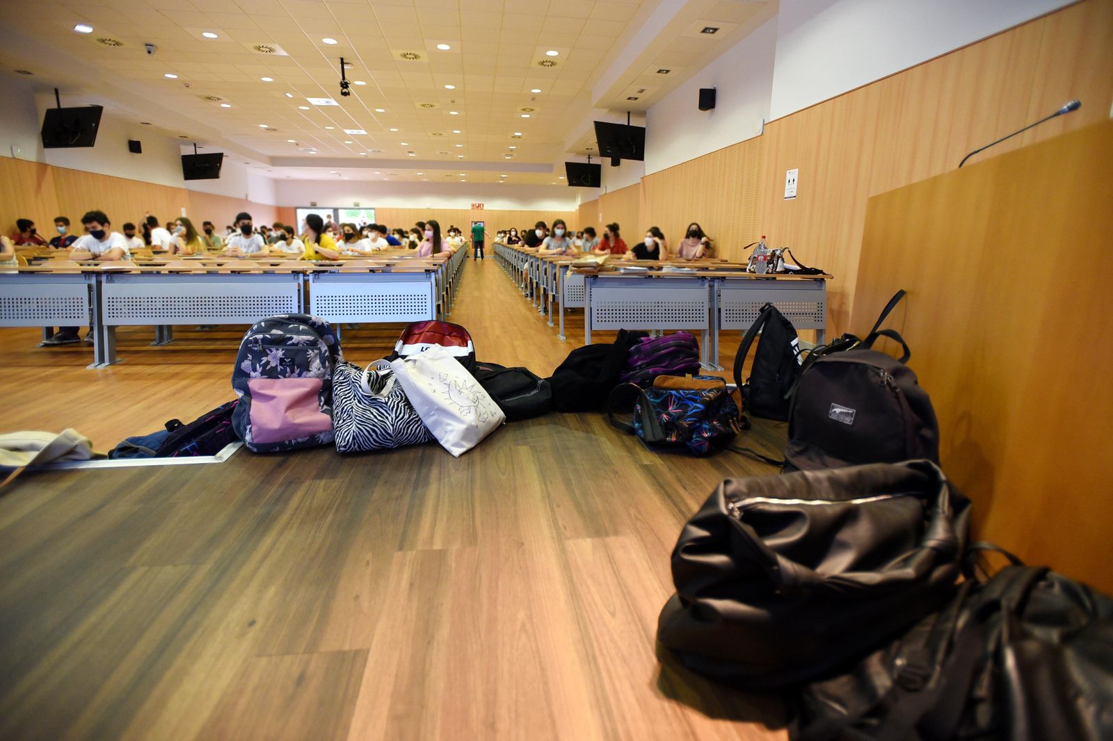 El inicio de los exámenes de Selectividad en Córdoba, en fotografías