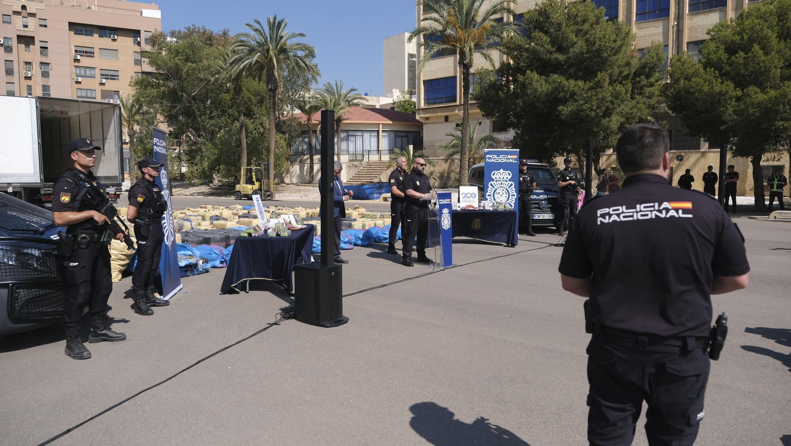 La Policía Nacional incauta 15 toneladas de hachís, en imágenes