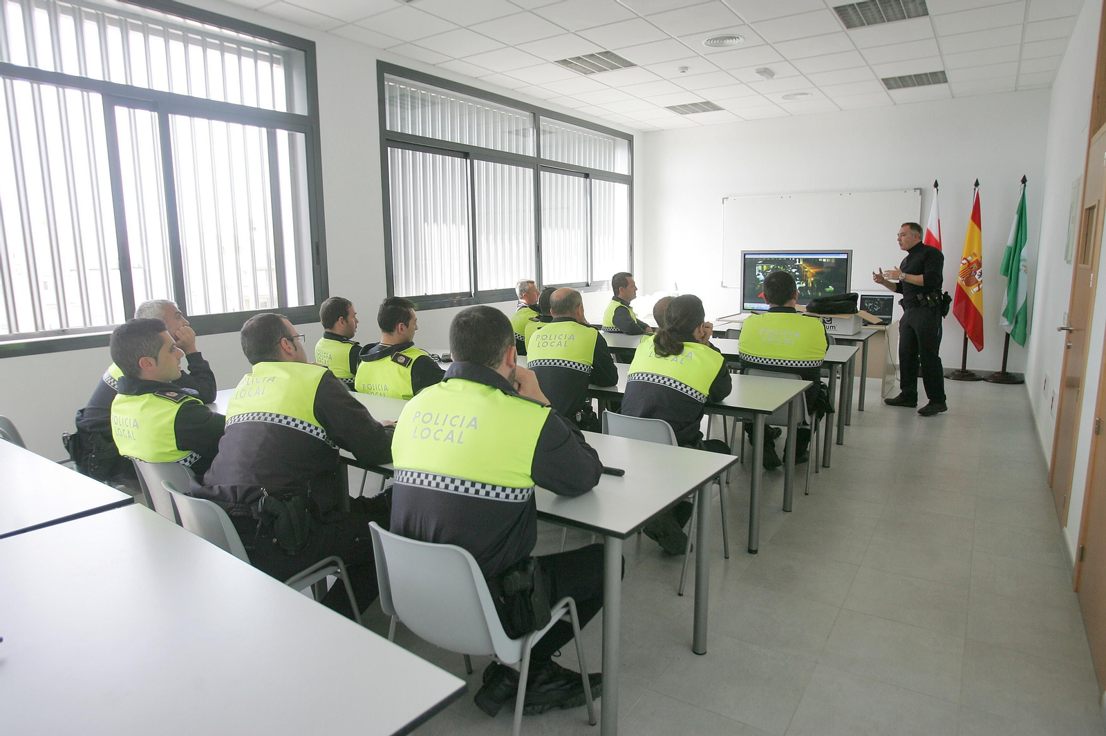 La Policía Local de cada municipio son las que se encargan de dar protección a las víctimas y para ello se forman.