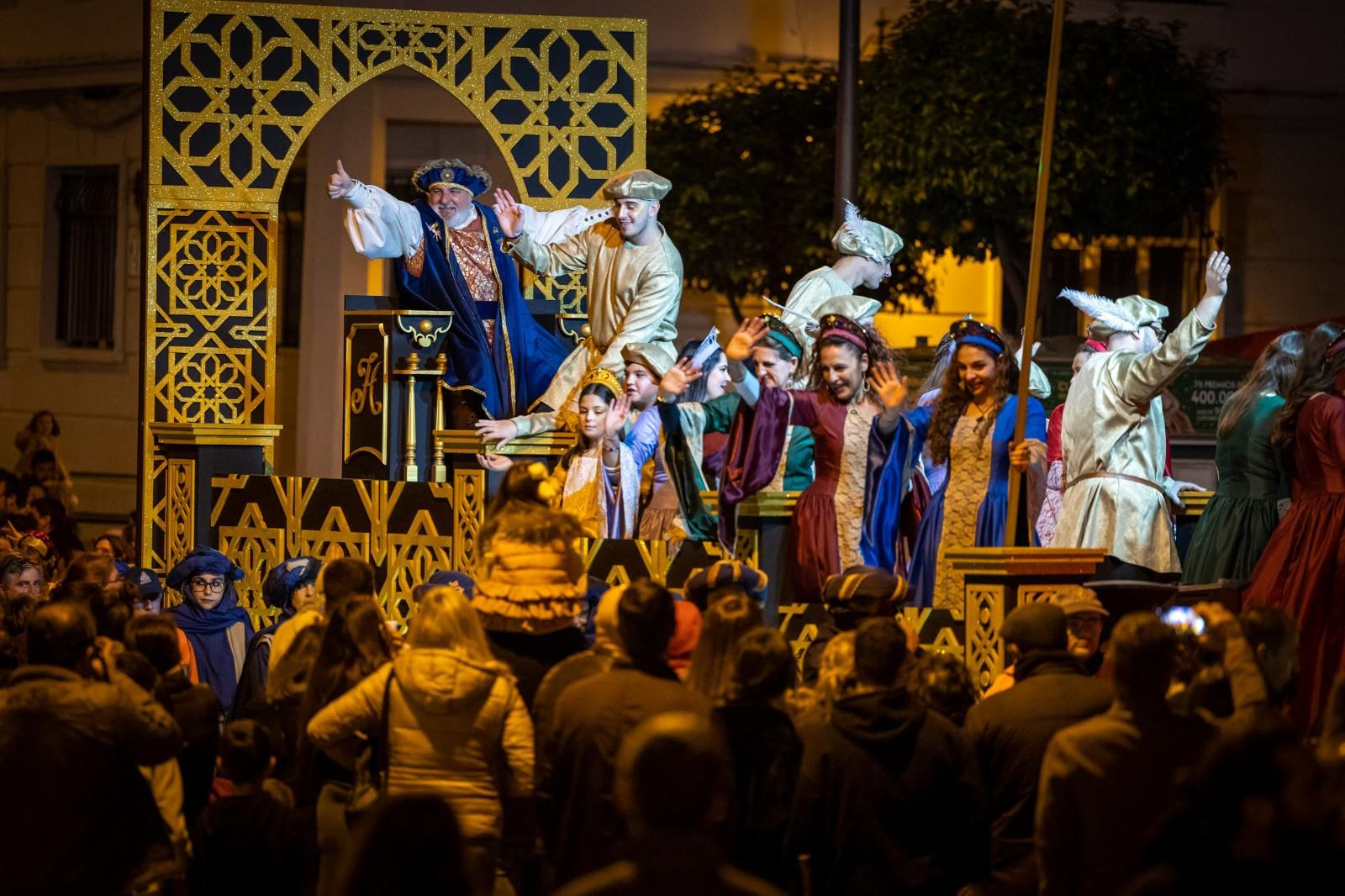 Las imágenes de la cabalgata del Heraldo de los Reyes Magos en San Fernando