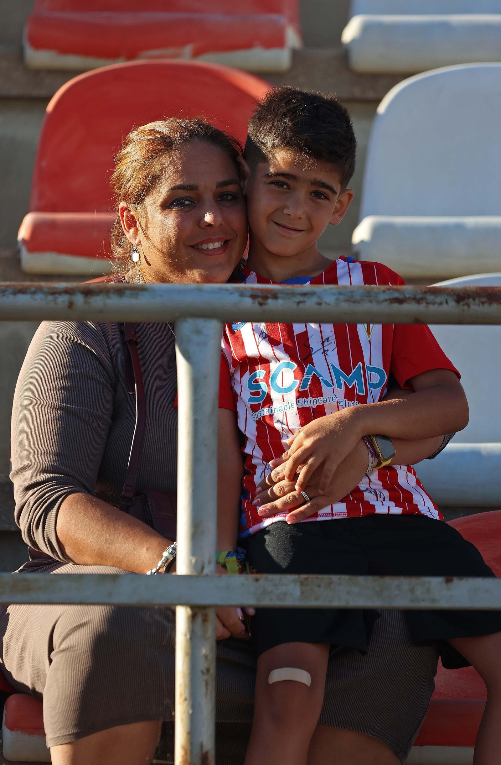 Búscate en el Nuevo Mirador durante el Algeciras - Castellón de Primera RFEF