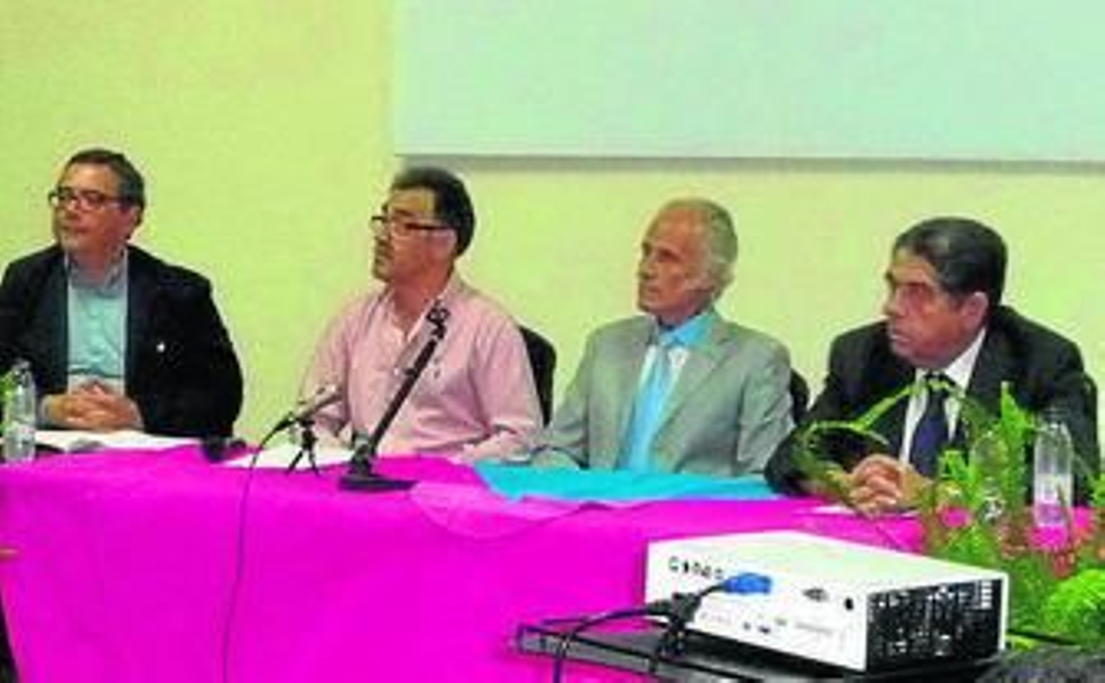 Los componentes de la mesa taurina de la Semana Cultural de Bornos.