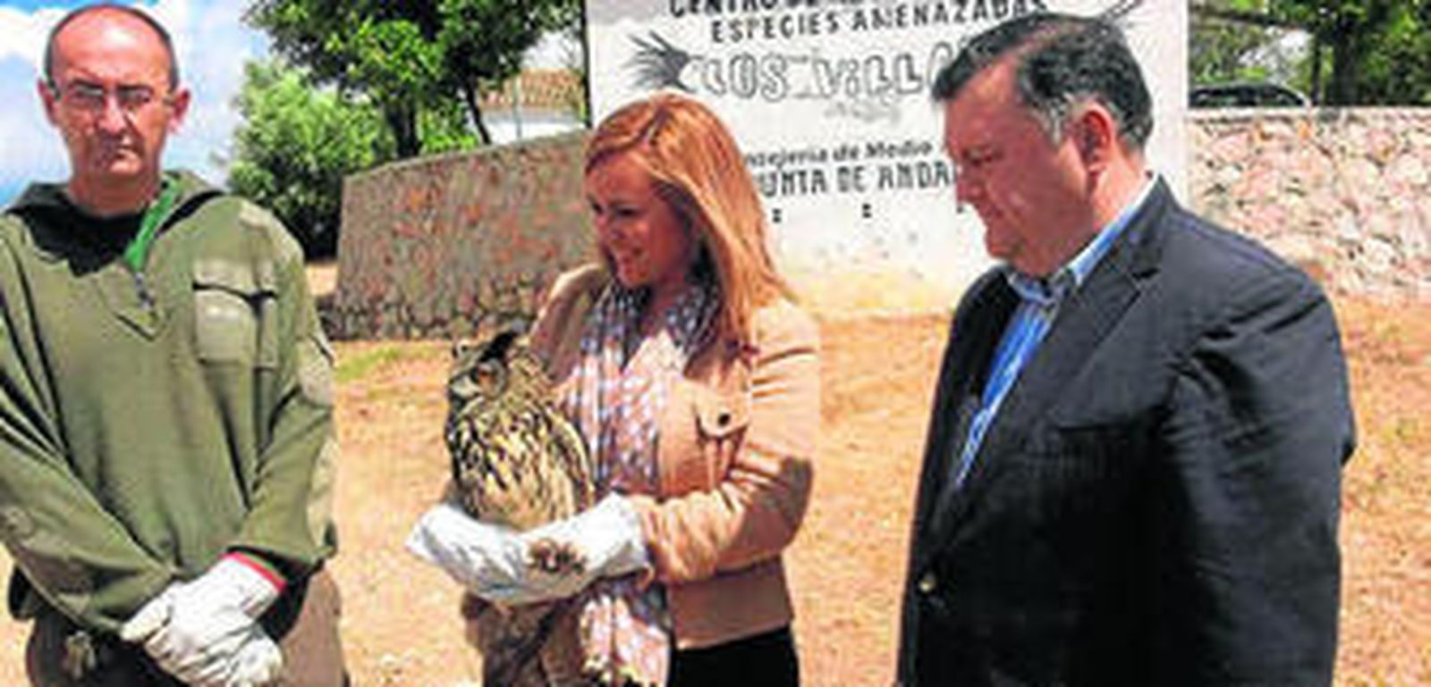 La consejera en su visita al centro de Los Villares.