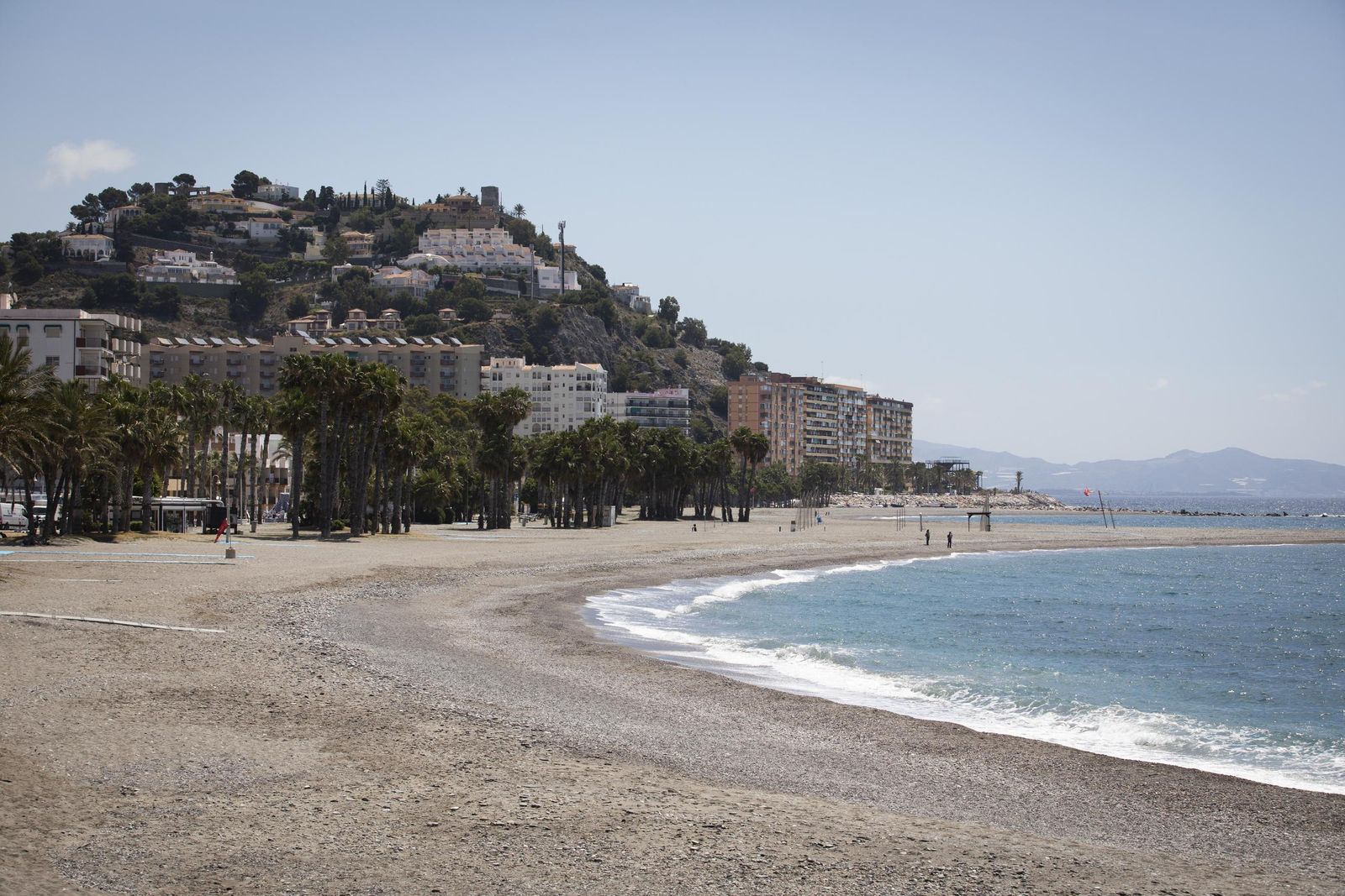 La Costa de Granada engalana sus playas para la fase 2