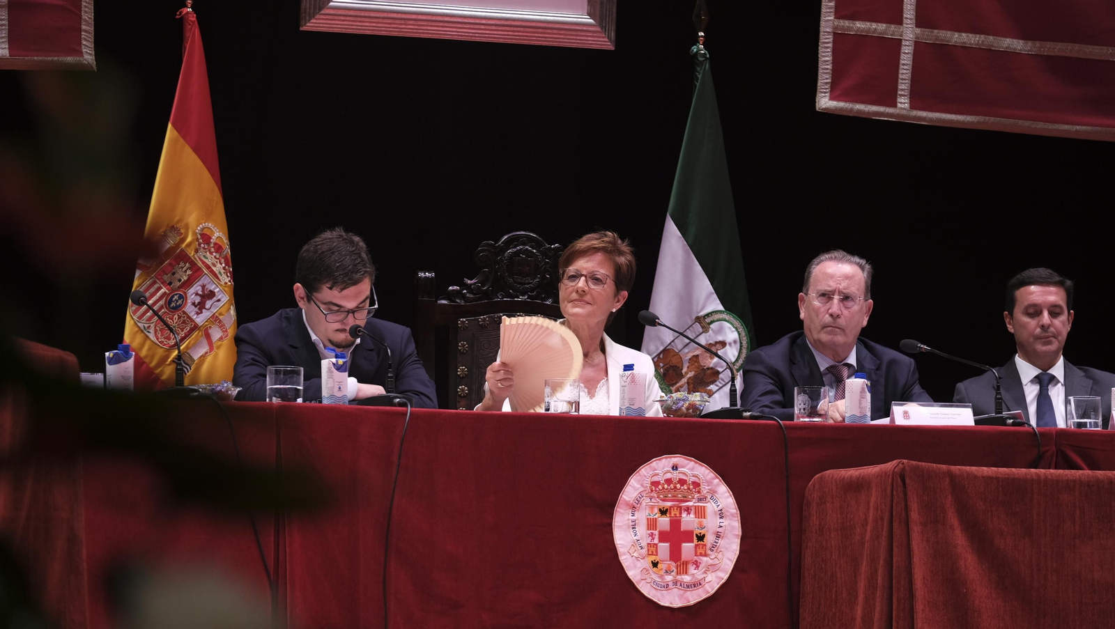 Imágenes de la constitución de la Corporación Municipal de almería, con María Vázquez como Alcaldesa