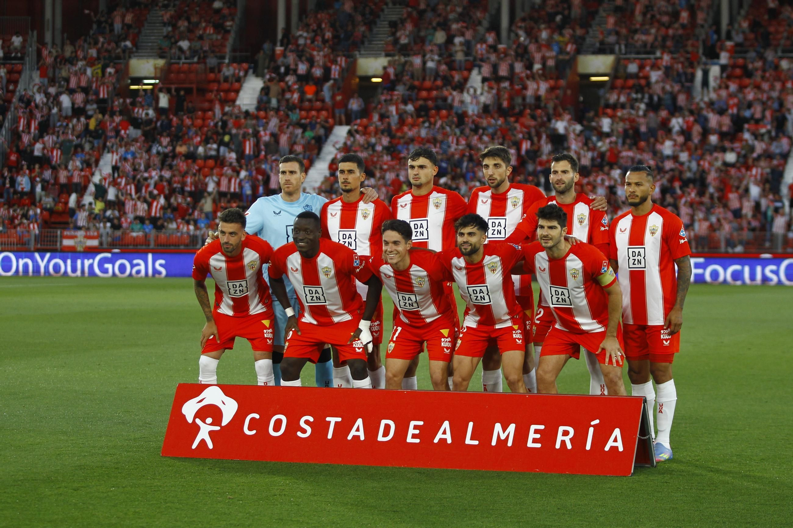 U.D. Almería-Racing de Santander, en imágenes