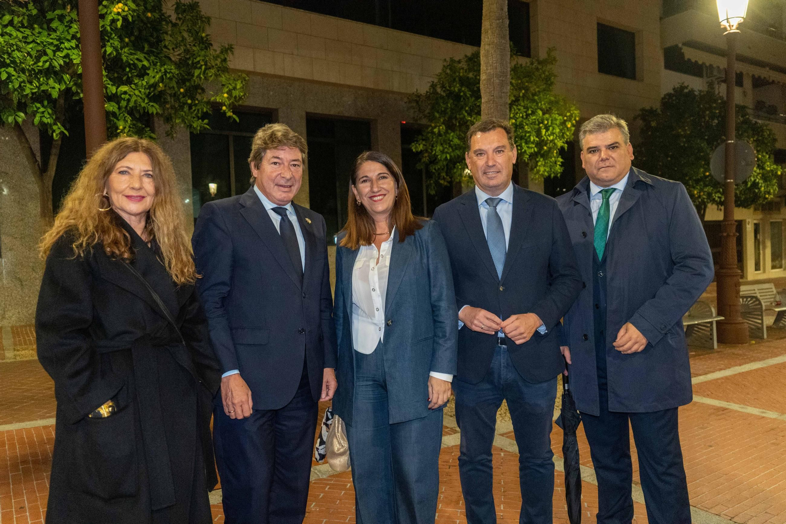 Imágenes de los invitados a la gala de los  37 premios Onubenses del Año