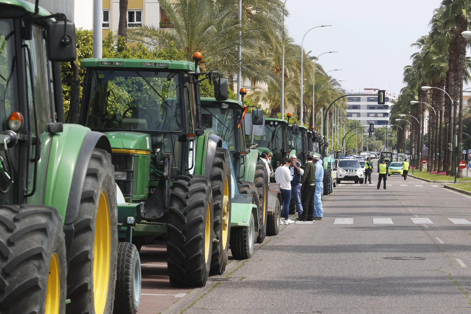 Las fotos del homenaje de los agricultores a los sanitarios de Córdoba