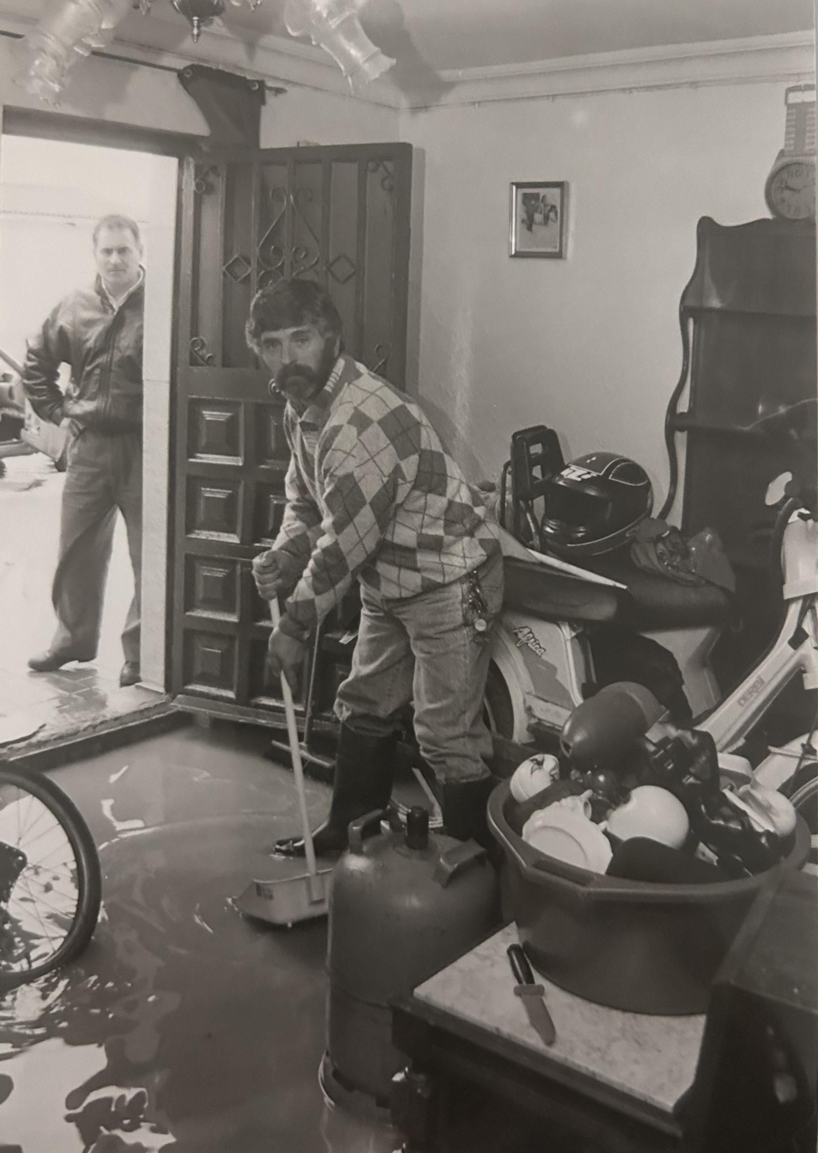 Efectos de las inundaciones de Huelva en 1996 en Marismas del Odiel y Barriada de la Navidad.