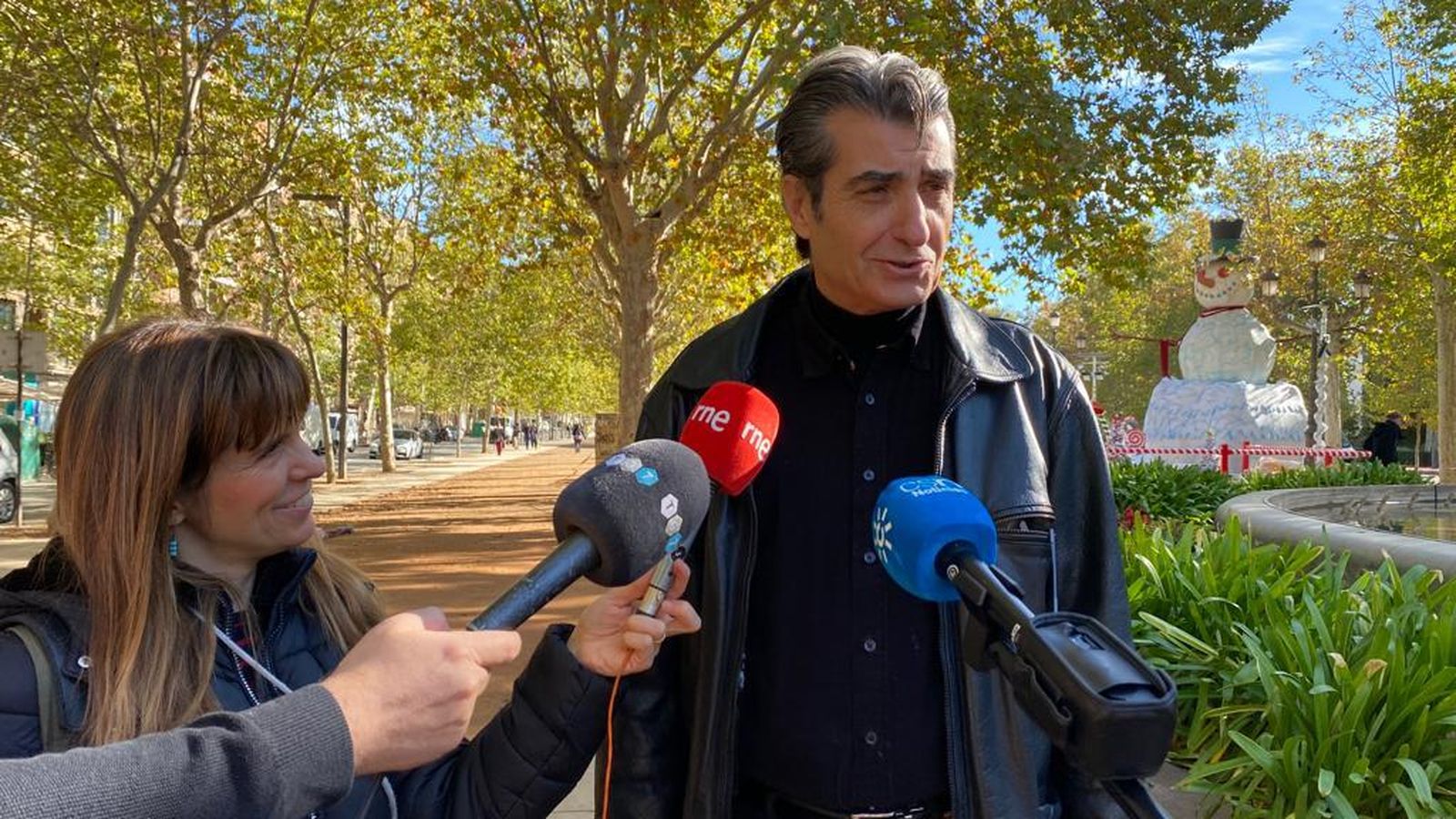 Antonio Cambril, hoy denunciando la invasión del espacio público.