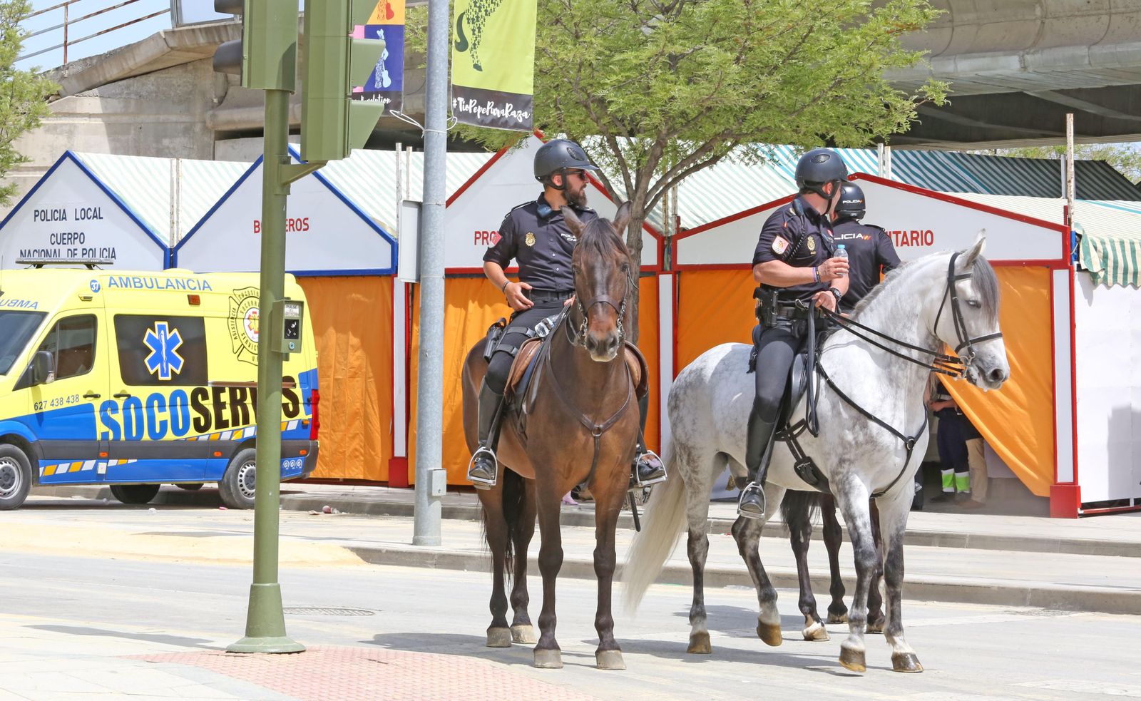 Una de las ambulancias de Socoservis, que este año suple a la Cruz Roja.