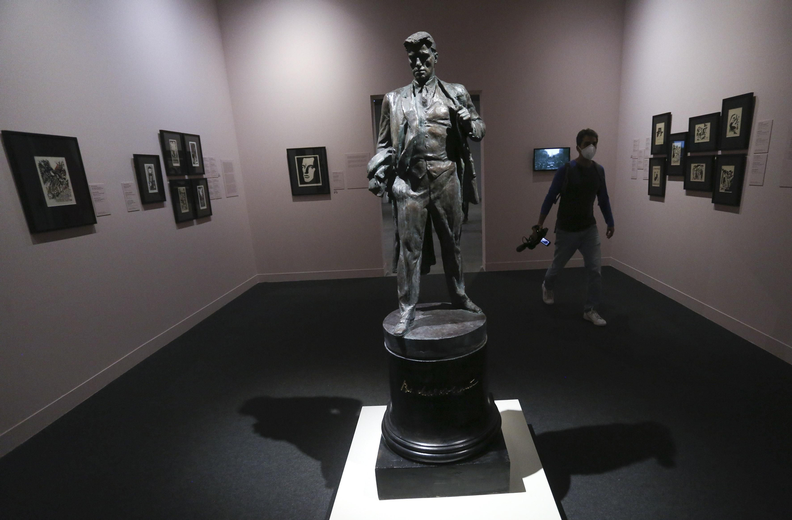 El Museo Ruso de Málaga estrena tres nuevas exposiciones, en fotos