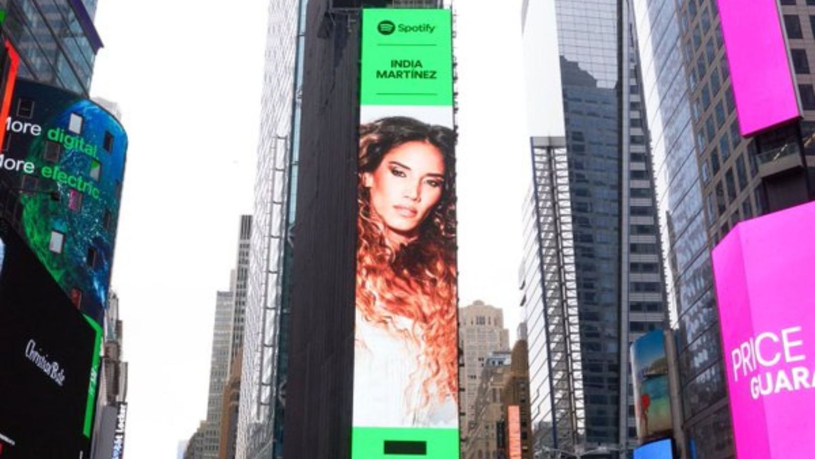 La imagen de India Martínez luce estos días, imponente, en pleno Times Square