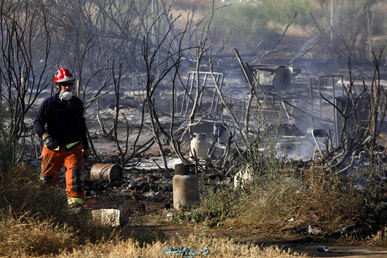 Incendio de archivo de un asentamiento chabolista en Lepe.