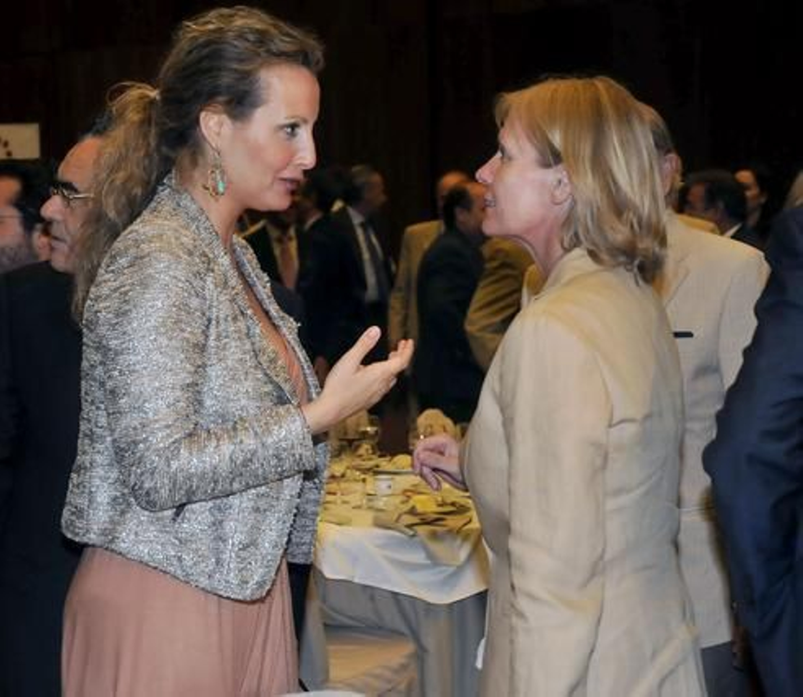 Marita Rufino y Macarena Olivencia.

Foto: J.C.Vázquez/V.Hidalgo/M.Gómez