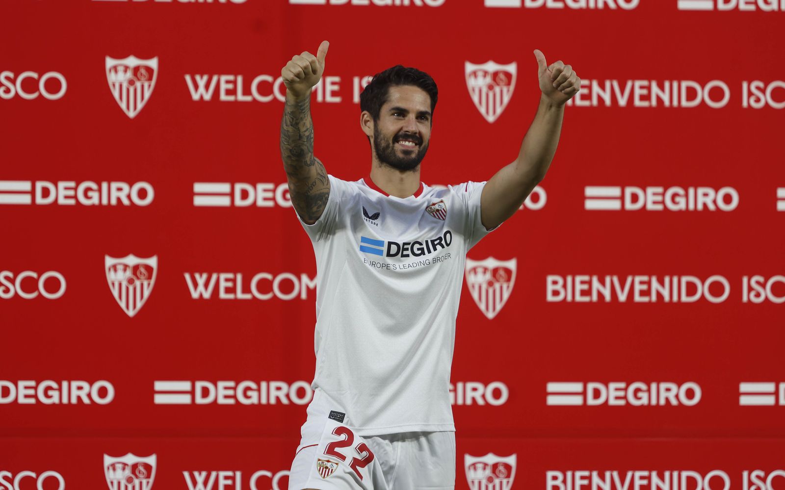 Las imágenes de la presentación de Isco en el Sánchez Pizjuán