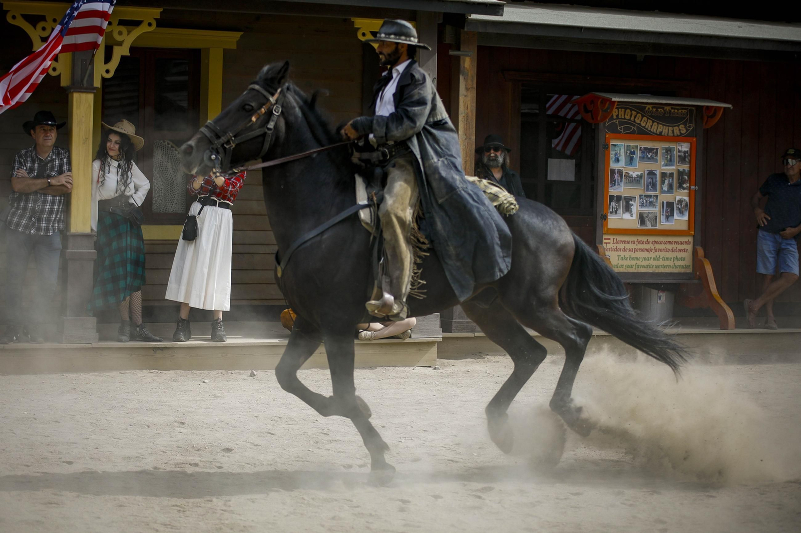 Entrega premio "Spirit of the West" al director Lisandro Alonso