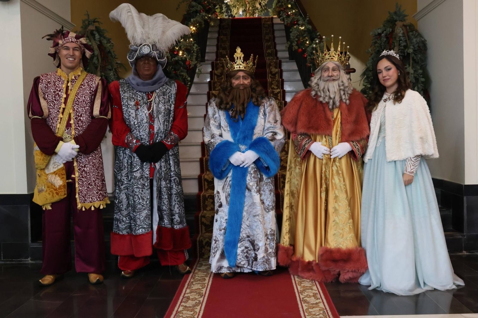 Los Reyes Magos, el Cartero Real y la Estrella de Oriente, en el Ayuntamiento.