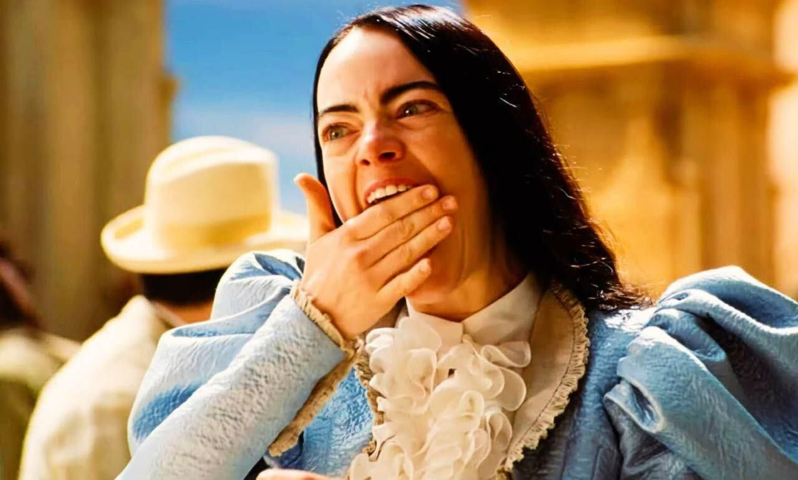 Emma Stone, 'Nueva Eva' en proceso de re-aprendizaje en 'Pobres criaturas'.