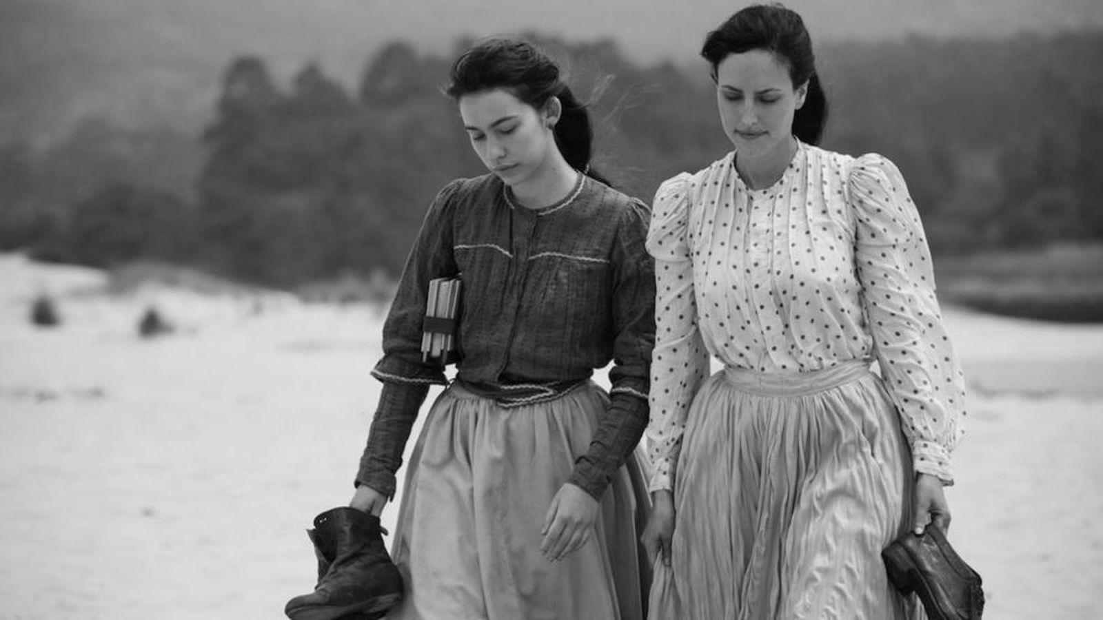 Greta Fernández y Natalia de Molina, protagonistas de 'Elisa y Marcela'.