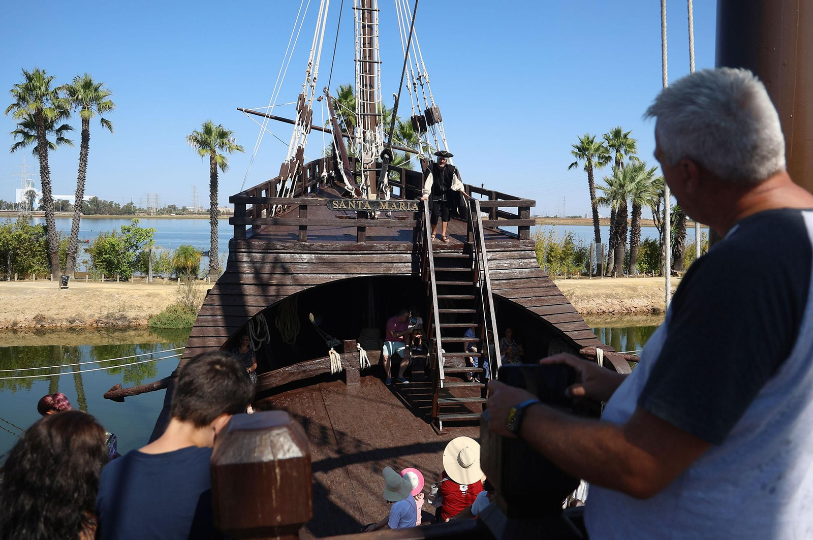 Imágenes de la Jornada de Puertas Abiertas del Muelle de las Carabelas con motivo del 3 de agosto