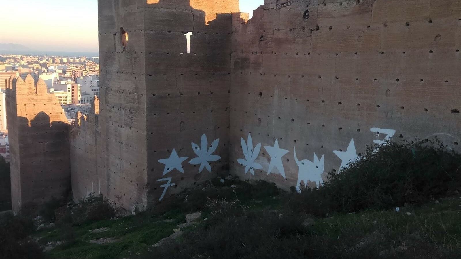 Pintadas en la muralla.