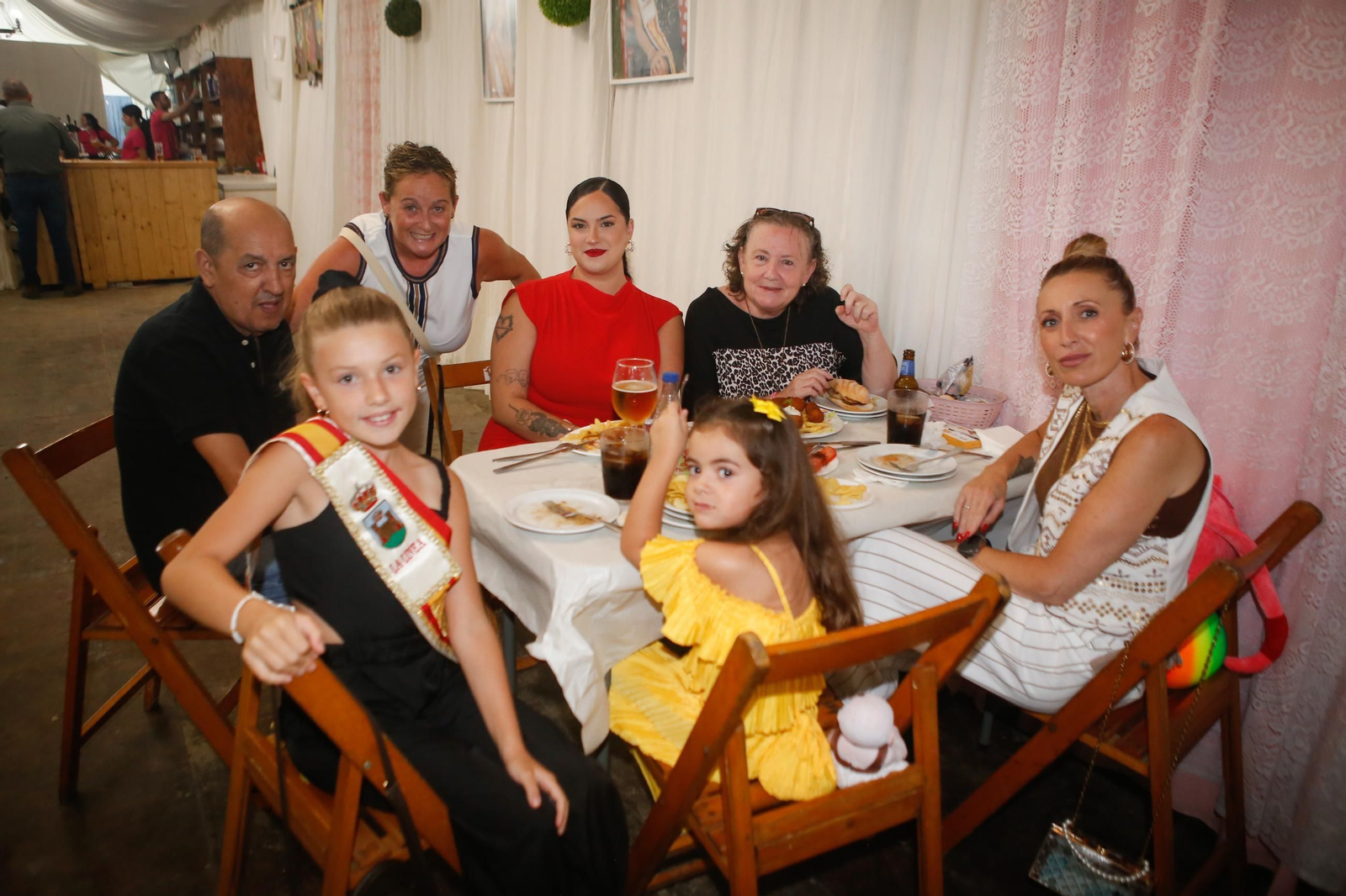 Búscate en la fotos del viernes de Feria de La Línea