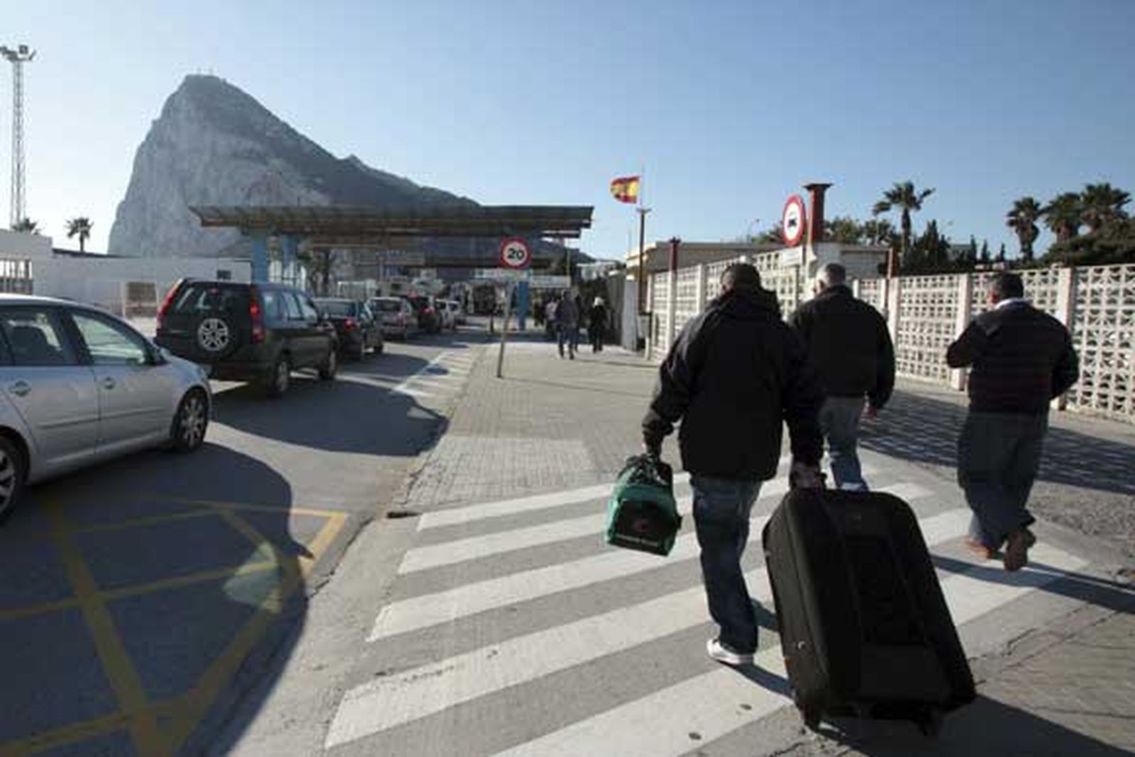 Invitado a salir del Peñón por llevar la camiseta de España