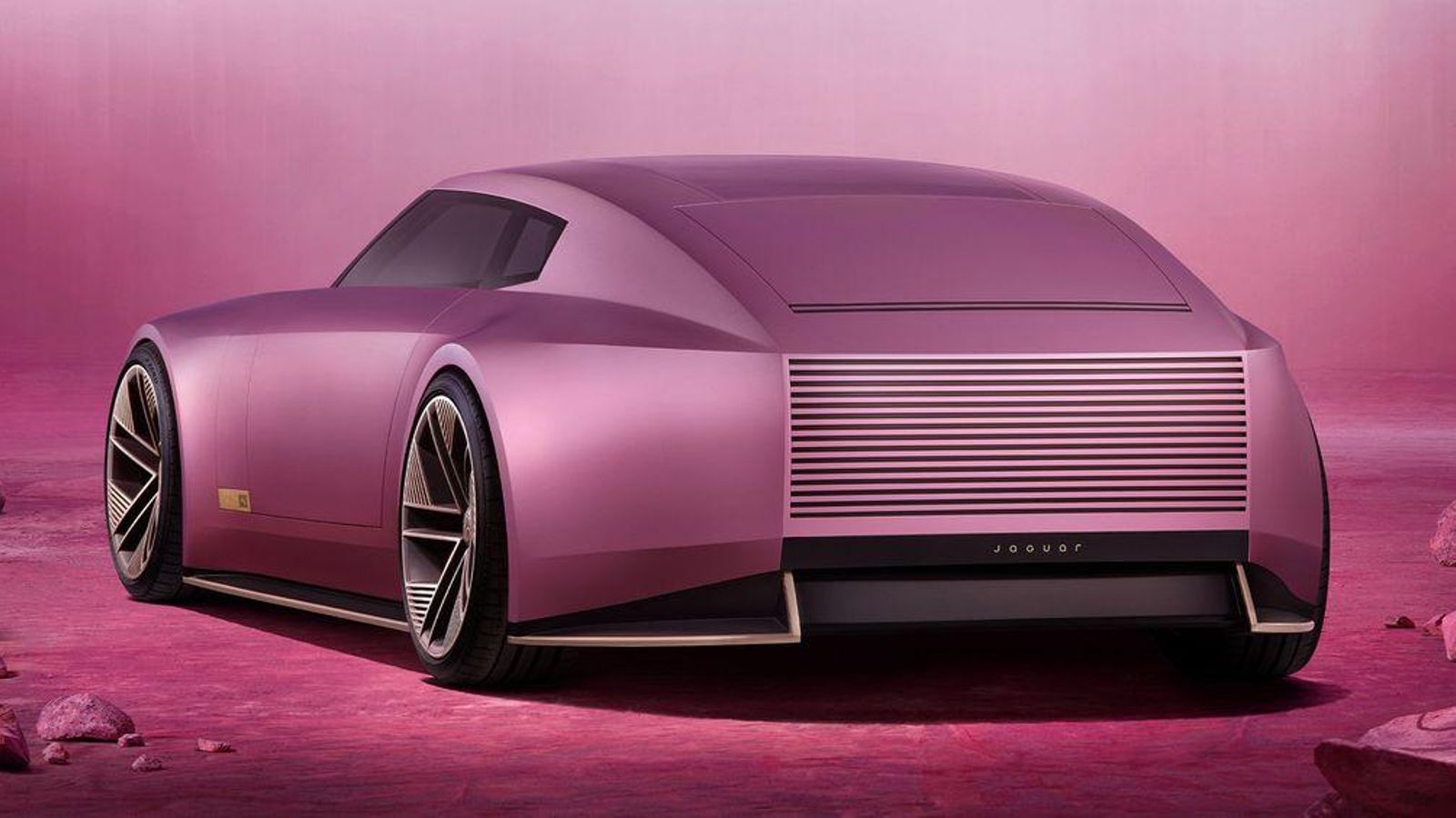 Según Jaguar, "las formas geométricas, la simetría y la simplicidad rinden su particular homenaje al modernismo".