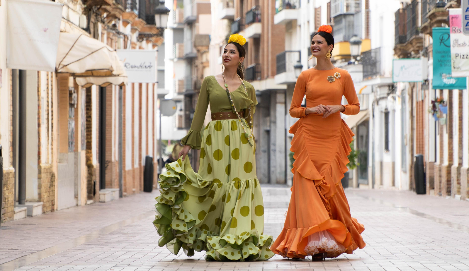 Colores: Naranja, malva y verde