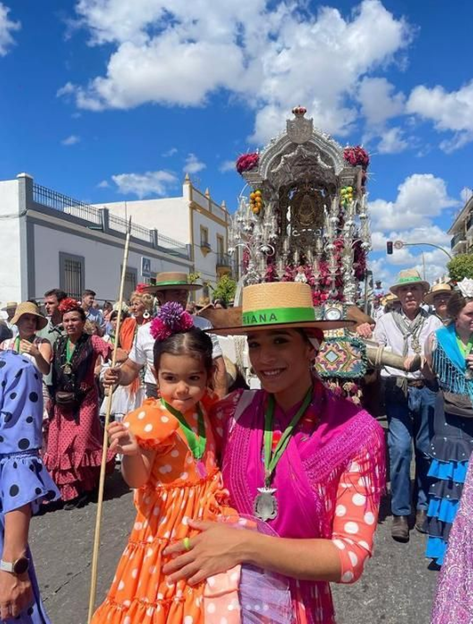 Todos los looks de las famosas e influencers en el Rocío 2022