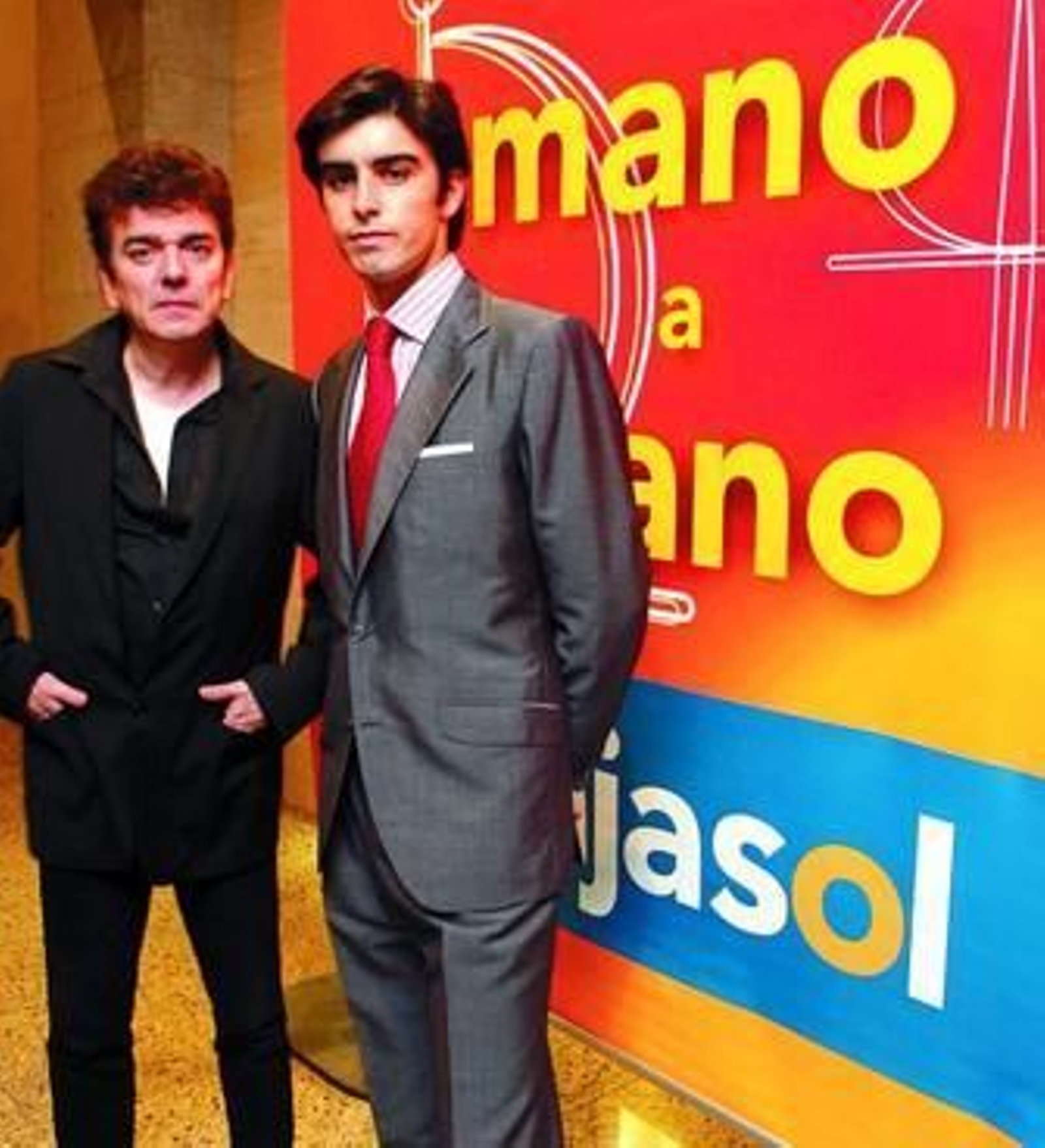 Jaime Urrutia y Miguel Ángel Perera, ayer, antes de su 'Mano a mano' en Cajasol.