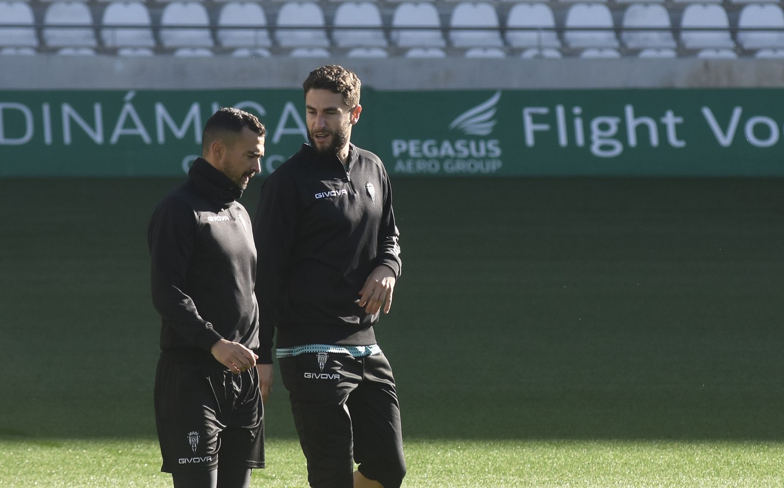 El regreso al trabajo del Córdoba CF tras el parón navideño, en imágenes