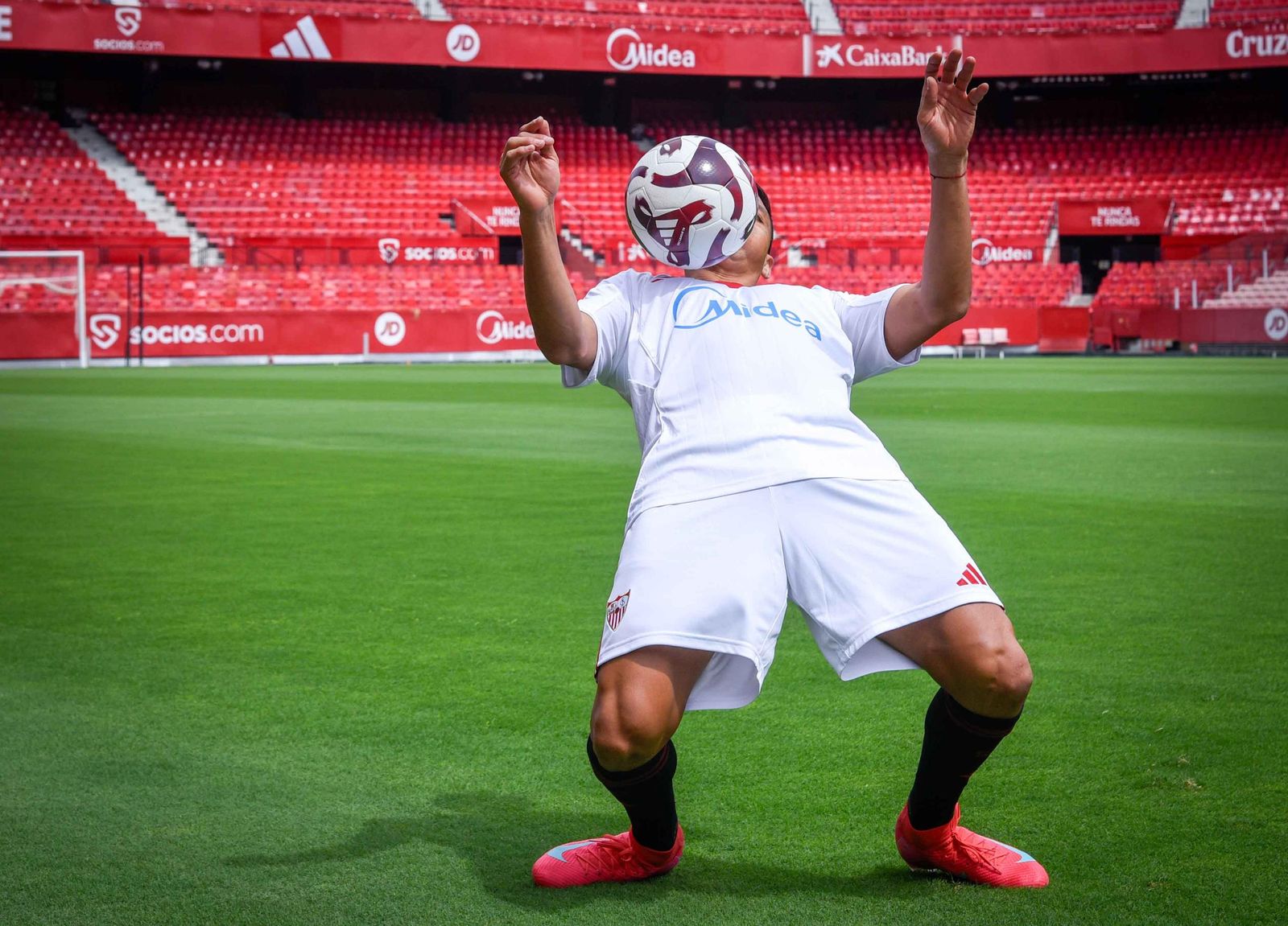 Presentación de Alexis Sánchez como jugador del Sevilla