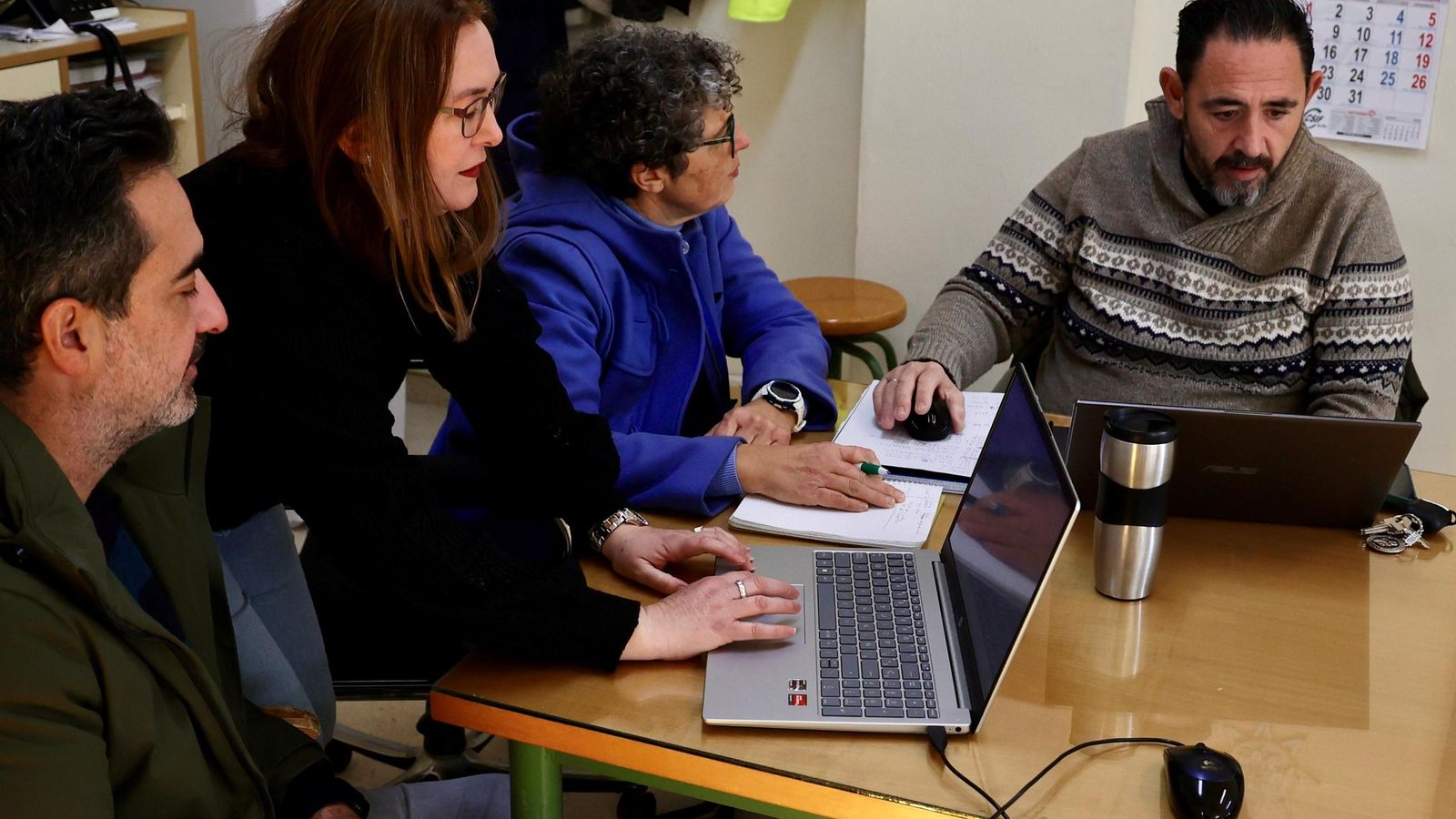 Material informático en la sala de profesores.