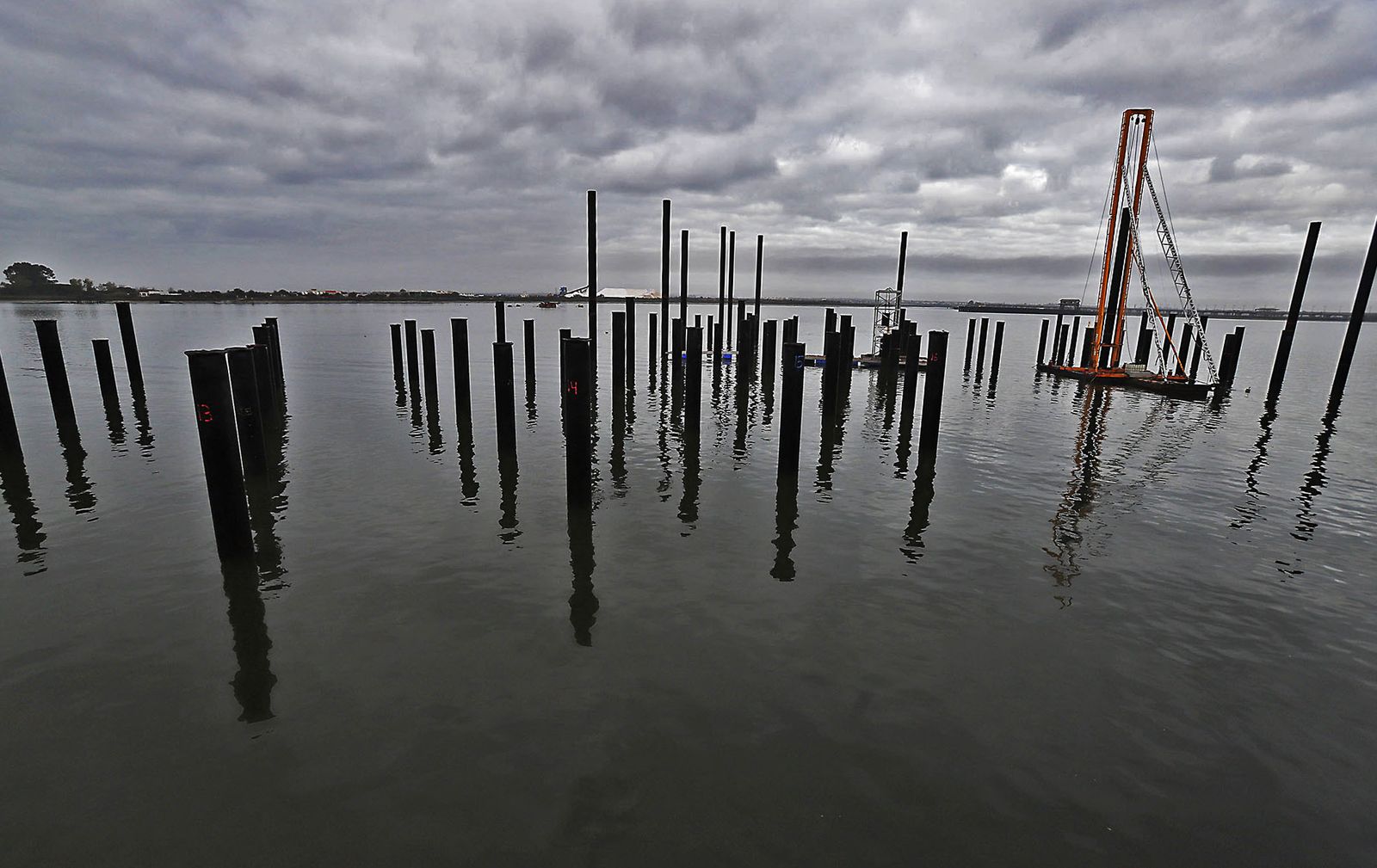 Imágenes de las obras de remodelación del Muelle de Levante.