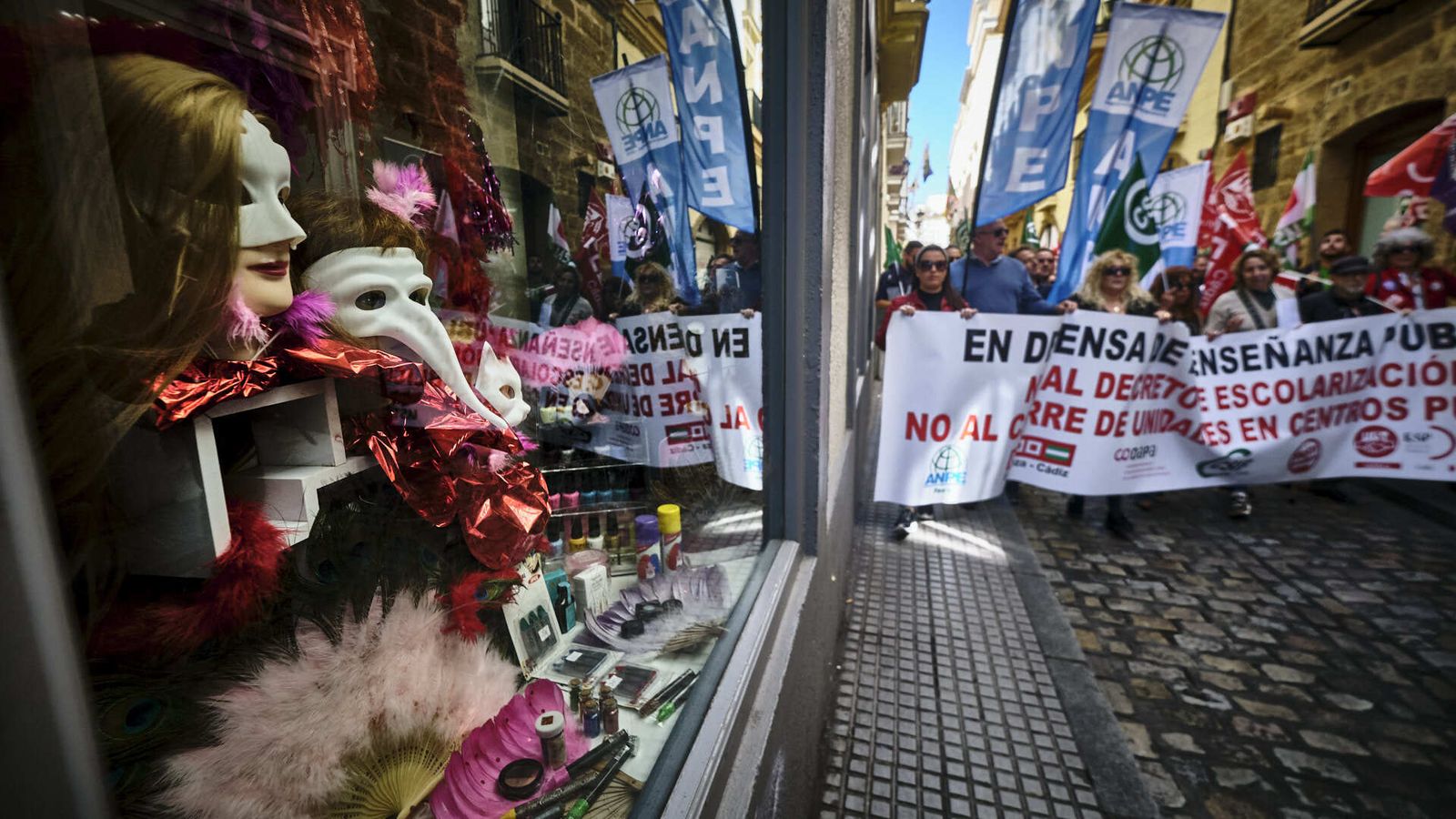 Manifestación contra la enseñanza concertada