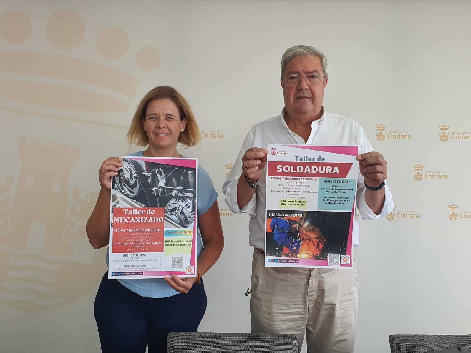 La delegada municipal de Fomento Económico, Manuela Pérez, y el director del colegio San Juan Bosco de Campano, Juan José Jiménez Zarco.
